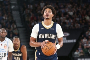 Scotto：普爾對(duì)威利·格林不滿(mǎn) 因?yàn)樗麑⒆约簭氖装l(fā)陣容中移除