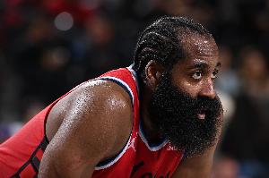 頂不?。」前雸?投僅1中拿到5分3助 正負值-23最低