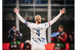 迎來國家隊(duì)生涯首個(gè)大賽?哈蘭德社媒慶祝晉級世界杯：終于！