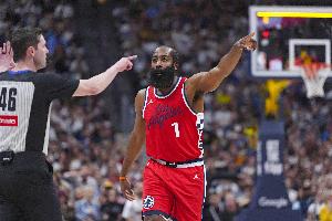 拼盡全力！哈登連中三分追到1分 但時間僅剩2秒