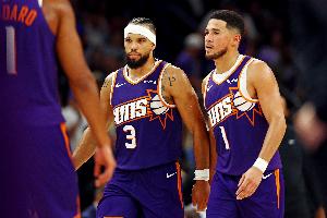 狄龍：仨裁判全部漏判？我們是不是該增加第四裁判了 誰(shuí)管管這事