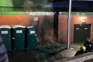 普利茅斯主場外發(fā)生大火已被撲滅，消防部門認(rèn)為火災(zāi)系人為縱火