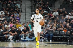 明天馬刺迎戰(zhàn)灰熊 卡斯?fàn)栆蜃篌y屈肌酸痛將缺席比賽