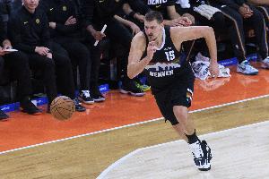 三分多進(jìn)一個(gè)就好了！約基奇三分7中1&錯(cuò)失絕平狂攬36分18板13助