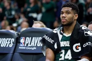 里弗斯：第一節(jié)字母捂了下腹股溝說沒事 當時他應該已經受傷了