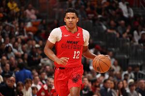 鮑威爾：德魯·史密斯替補(bǔ)穩(wěn)定力量 總能合適時(shí)間出現(xiàn)在正確位置