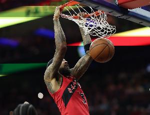 巴恩斯：鶯歌能吸引大量防守注意力 一旦找到節(jié)奏沒(méi)人能防得住他