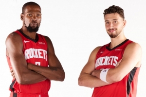 火箭官方：火蜜們 來給杜蘭特+申京組合取個名吧？