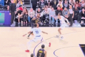 無(wú)縫銜接！詹姆斯先助攻艾頓空接暴扣 再助攻斯瑪特空切拋投