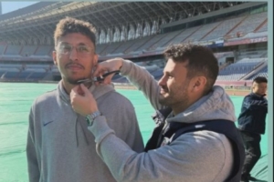 親自上手！瓦科社媒曬照，他為克雷桑剪胡子