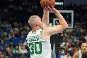 豪澤：上場時間不穩(wěn)定肯定不好受 但我會多關(guān)注球隊少糾結(jié)自身