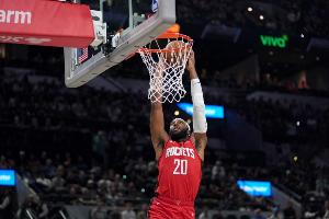 奧科吉：每位隊(duì)友都為火箭帶來強(qiáng)度 這是我所效力球隊(duì)中少有的