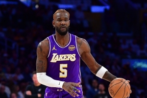 這才打了15場(chǎng)！艾頓本季已有6場(chǎng)單場(chǎng)至少20分10板 追平上賽季紀(jì)錄