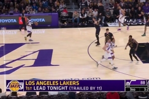 本場第一次反超！東契奇單挑樂福上籃得分