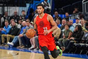 手感太差！卡馬拉10中2低效拿到6分2板3助1斷 4失誤