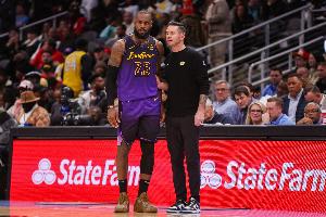 雷迪克：詹姆斯首秀體能超預(yù)期 今天若球隊需要他本可打完比賽