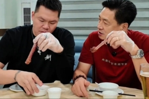 李春江：終于有時(shí)間跟朱總快樂一下啦 大弟子好久不見 甚是想念啊