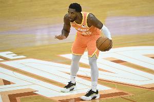 防守建功！火箭首節(jié)領(lǐng)先14分 騎士?jī)H得19分是其賽季新低