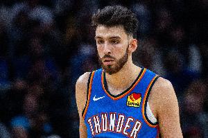 經(jīng)典配合！切特掩護下順 接阿杰伊·米切爾拋傳空接暴扣！