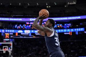 穩(wěn)定火力！蘭德爾半場(chǎng)11中6拿到17分4板 罰球4中4