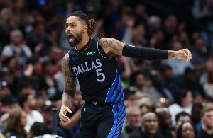 好起來(lái)了！拉塞爾第三節(jié)7中6獨(dú)得14分 三節(jié)貢獻(xiàn)19分4板6助