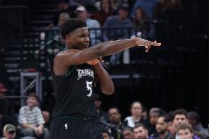 很是積極！愛德華茲打滿首節(jié)9中4砍12分 另有1前場(chǎng)板&2斷1帽