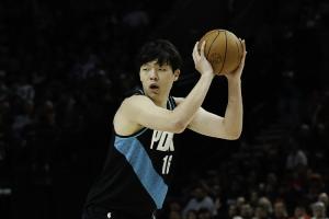 可惜啊拼勁很足！楊瀚森三分不中 隨后拼到前場板還是沒進！