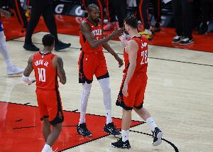 媒體人：西部在季后賽除了雷霆和掘金 當(dāng)屬火箭實(shí)力最強(qiáng)！