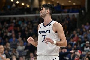 插翅難逃！基根·穆雷晃飛阿爾達馬出手三分被后者追回換手蓋掉