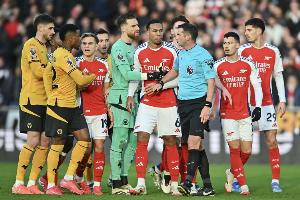 奧利弗英超共執(zhí)法阿森納62場：槍手31勝13平18負(fù)+獲5點球109黃8紅