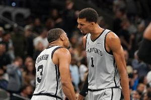 斯奈德：馬刺表現(xiàn)出色是理所應(yīng)當(dāng) 他們拼盡全力而且非常無(wú)私