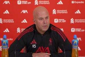 爭(zhēng)冠？斯洛特：我說(shuō)了很多次目前不考慮這個(gè)，和上賽季領(lǐng)跑時(shí)一樣