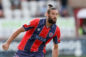 太陽報(bào)：卡羅爾因駕車時(shí)用手機(jī)被判扣6分，罰款和訴訟費(fèi)1052鎊