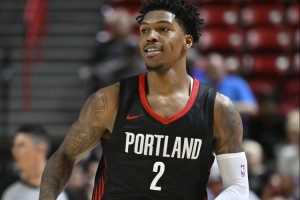 不手軟！凱萊布·樂福空位三分一箭穿心 開拓者仍領(lǐng)先勇士4分