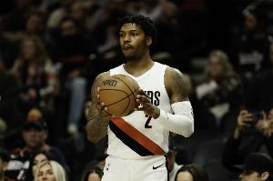 你這不講道理呀！凱萊布·樂福末節(jié)連中關(guān)鍵三分 砍生涯新高26分