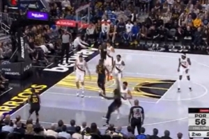 手燙！庫里接追夢手遞手掛掩護(hù)速射出手 連中第三個(gè)三分