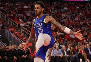 我來當家！PJ·華盛頓上半場8中5得14分4板1助1斷 三分5中3