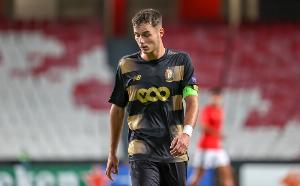 26歲國米舊將范赫斯登宣布退役，本月遭遇生涯第三次膝蓋韌帶重傷