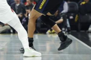 庫里比賽穿李寧！這是他離開UA后首次在比賽中穿的非UA鞋！