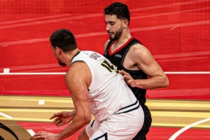 封面為約基奇單吃申京！掘金官方曬贏球海報：怎么樣？