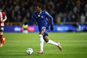 吉滕斯本賽季各項(xiàng)賽事4次助攻為藍(lán)軍隊(duì)內(nèi)最多，且都是近4場(chǎng)完成