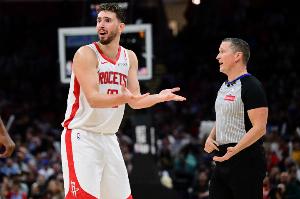 快醒醒！申京半場7投2中被約基奇壓制 僅得5分4籃板4助攻