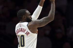 趕快找外線手感呀！小哈達(dá)威半場7中3&三分4中1拿到7分2板