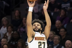 關(guān)鍵時刻還是給力！穆雷16中10拿到26分&送出10助攻 末節(jié)獨(dú)得14分