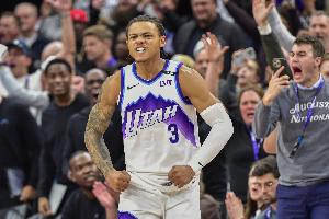 沖擊力很強(qiáng)還能串聯(lián)！基昂特·喬治半場(chǎng)6中4拿到11分2板6助