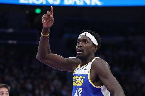 挑大梁！西亞卡姆半場9中6拿到全隊最高16分6板 三分4中2