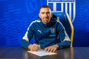 鈴木彩艷重傷，帕爾馬官方：簽下自由球員瓜伊塔，合同至賽季結(jié)束