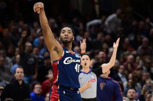 外線有譜！米切爾三分再中 騎士連續(xù)104場(chǎng)命中10+三分&歷史最長(zhǎng)