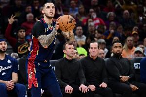 就差投籃了！大球三分2中0一分未得 但拿到7板5助&正負值+12