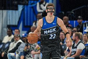 我是領(lǐng)袖！小瓦格納借掩護(hù)自信三分命中 魔術(shù)轟出12-0反超！